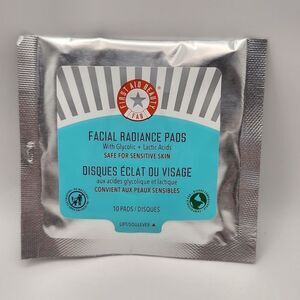 First Aid Beauty Facial Radiance Pads with Glycolic and Lactic Acid 10 Pads